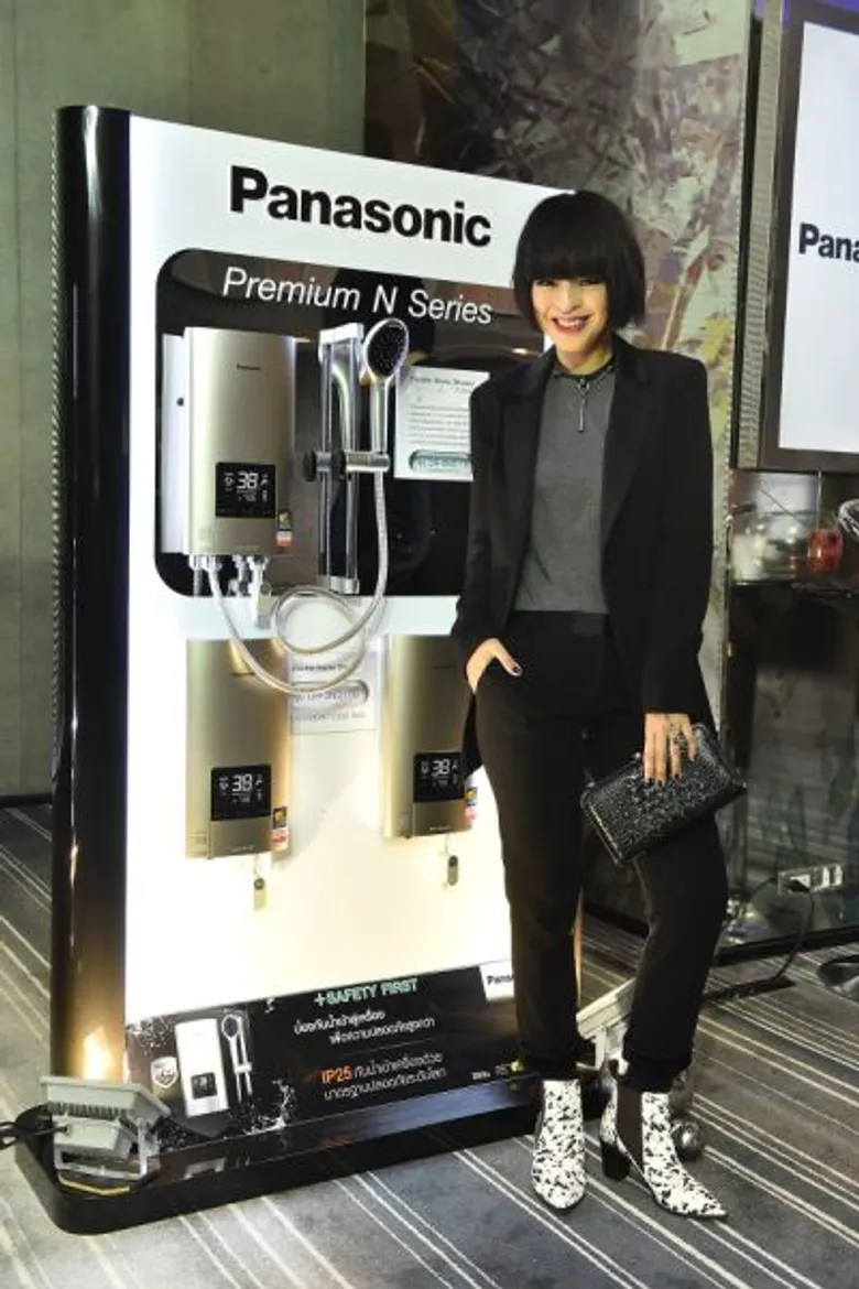 เซเล็บคนดัง ร่วมงานเปิดตัวเครื่องทำน้ำอุ่นพานาโซนิค โฉมใหม่ดีไซน์หรู