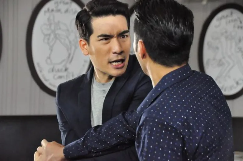 “วาววา” แกล้ง “ท็อป” เสิร์ฟกาแฟพริกไทย “ท็อป” เอาคืนจับจูบ “ดรีม” เห็นลมหึงขึ้นหน้าต่อยท็อปปากเจ่อ