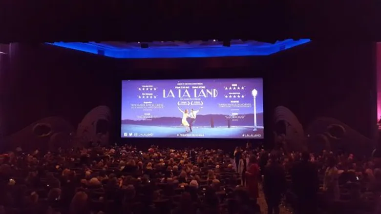 Movie Guide: 'ไรอัน กอสลิ่ง’ ควง 'เอมม่า สโตน’ ไขว่คว้ารัก เปิดตัว “LA LA LAND” ณ นครคว้าฝัน ลอสแอนเจลิส