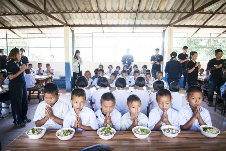 คาราวาน “อีซูซุ วี-ครอส พลังดี...เปลี่ยนโลก” นำพาธารน้ำใจจากประชาคม อีซูซุสู่โรงเรียนบ้านแม่สะเต อำเภออมก๋อย จังหวัดเชียงใหม่