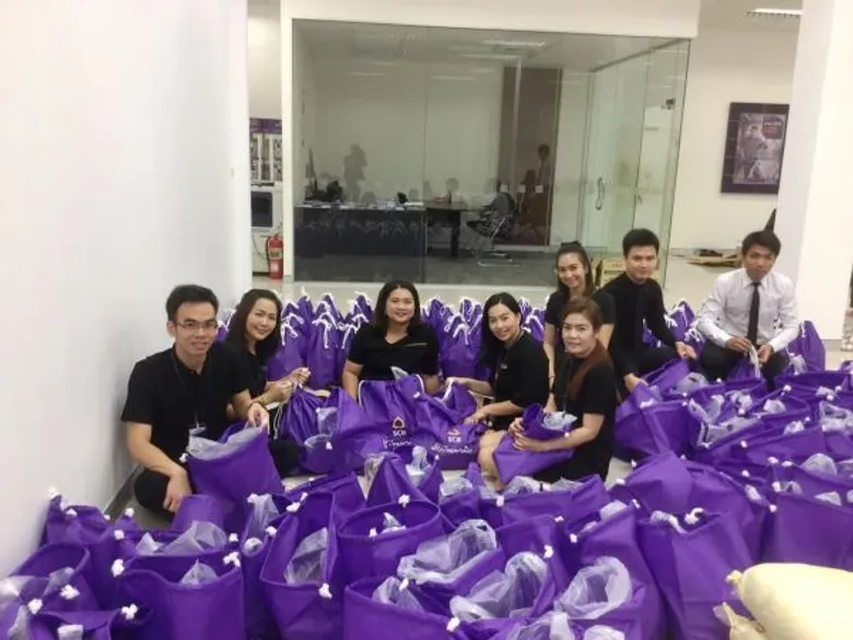 ไทยพาณิชย์ระดมพลจิตอาสา ลงพื้นที่มอบถุงยังชีพเพื่อช่วยเหลือพี่น้องที่ประสบอุทกภัยภาคใต้