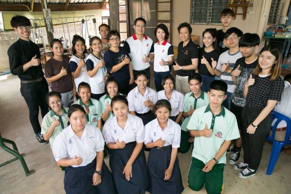 'เอพี ไทยแลนด์’ ร่วมสืบสานแนวพระราชดำริ สนับสนุนเด็กไทยสร้างมูลค่าศิลปหัตถกรรมพื้นบ้านไทย กับโครงการ 'ปั้นฝัน เดอะ บัณฑิต ปี 3’ ภายใต้การดูแลของ 'มูลนิธิปิดทองหลังพระ สืบสานพระราชดำริ มูลนิธิรากแก้ว และที่ประชุมอธิการบดีแห่งประเทศไทย’