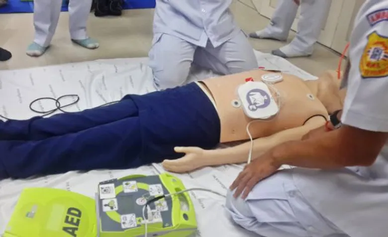 ถึงเวลาติดตั้งเครื่อง AED ในพื้นที่สาธารณะอย่างทั่วถึง เพื่อหยุดวิกฤตหัวใจหยุดเต้นเฉียบพลันมฤตยูเงียบคร่าชีวิตคนไทย