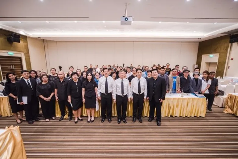 กรมการพัฒนาชุมชน ปั้นคลัสเตอร์กระเป๋า ดันแบรนด์ไทย....สู่แบรนด์เนม