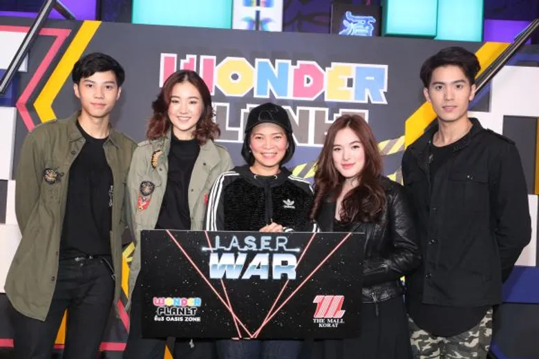 "เดอะมอลล์ ขนทัพดาราวัยรุ่น ร่วมงาน THE MALL KORAT WINTER FESTIVAL"
