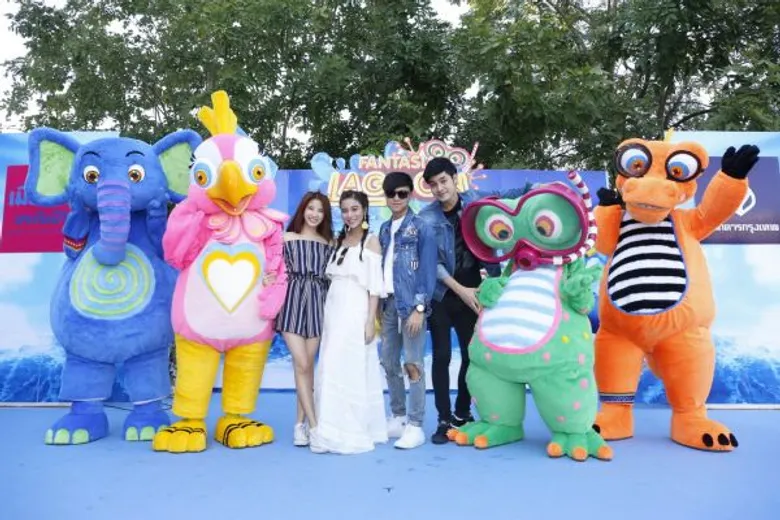 "เดอะมอลล์ ขนทัพดาราวัยรุ่น ร่วมงาน THE MALL KORAT WINTER FESTIVAL"