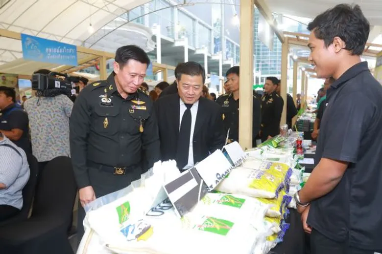 เซ็นทรัลกรุ๊ป มอบพื้นที่กว่า 12,000 ตร.ม. เปิดงาน “ข้าวประชารัฐ” เพิ่มช่องทางการตลาดช่วยเหลือเกษตรกรผู้ปลูกข้าว