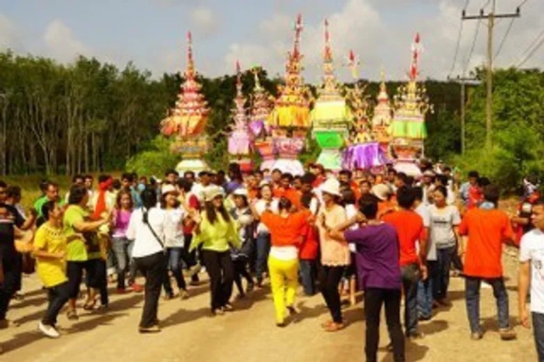 สสส. ร่วมสืบสาน “แห่จาดสารทเดือนสิบ” ใช้งานบุญหนุนสร้างเศรษฐกิจชุมชน