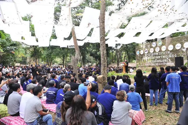 งานสังคมสุขใจ คึกคัก ทุกภาคส่วนตื่นตัววิถีอินทรีย์ ร่วม “ตามรอยพระบาท...สัมผัสวิถีเกษตรพอเพียง”