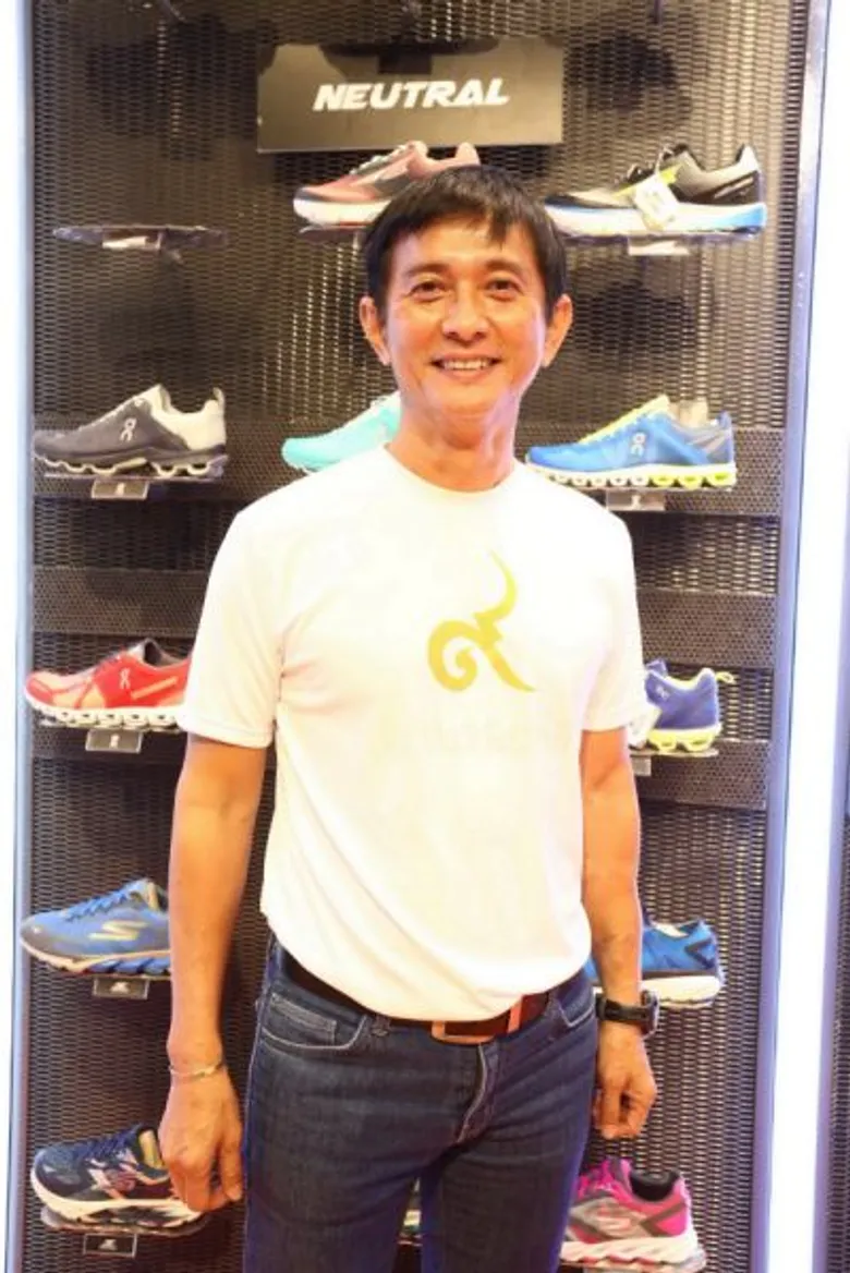 REV (เรฟ) ชูจุดแข็งผู้นำด้านตลาดกีฬา เปิดตัว REV RUNNR (เรฟ รันเนอร์) สเปเชียลตี้สโตร์กีฬาวิ่งแบบครบวงจร ณ เซ็นทรัลพลาซา ปิ่นเกล้า เน้นให้บริการและเทคโนโลยีจากมืออาชีพ ตอบโจทย์กลุ่มนักวิ่งทุกระดับ