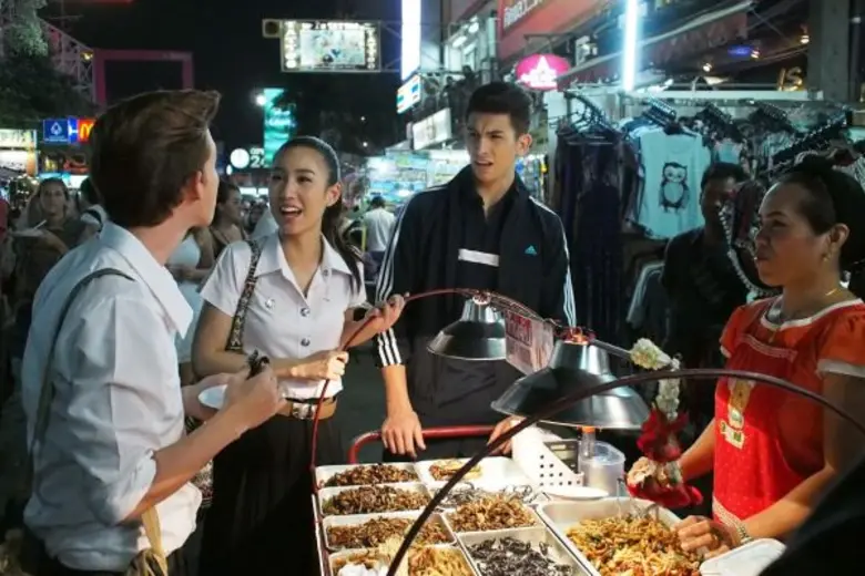 “อองตวน” สวมนวมชิมลางละครเรื่องแรก โชว์ซิกแพ็คและลีลาจีบสาวใน “แสงเทียน”