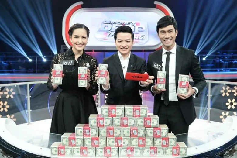 ทีวีไกด์: รายการ “The Money Drop Thailand Charity” “เอส กันตพงศ์ – เซฟ เซฟฟานี” 2 พระนางคู่ขวัญ จูงมือร่วมแข่งเกมการกุศลเพื่อ “สถานสงเคราะห์เด็กพิการและทุพพลภาพปากเกร็ด”