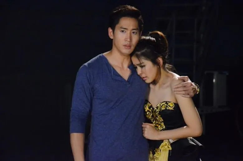 เรื่องย่อ: ราชินีหมอลำ