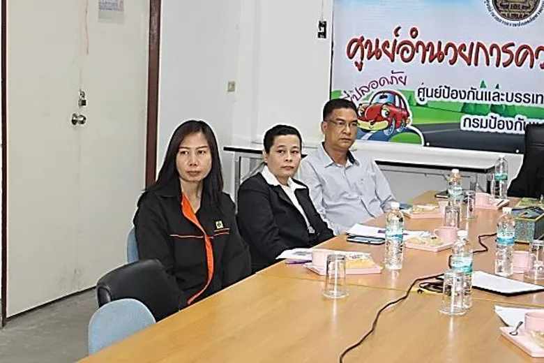 ปภ. โดย ศูนย์ ปภ.เขต 1 ปทุมธานี ร่วมพิธีเปิดศูนย์อำนวยการป้องกันและลดอุบัติเหตุทางถนน ช่วงเทศกาลปีใหม่ พ.ศ.2560