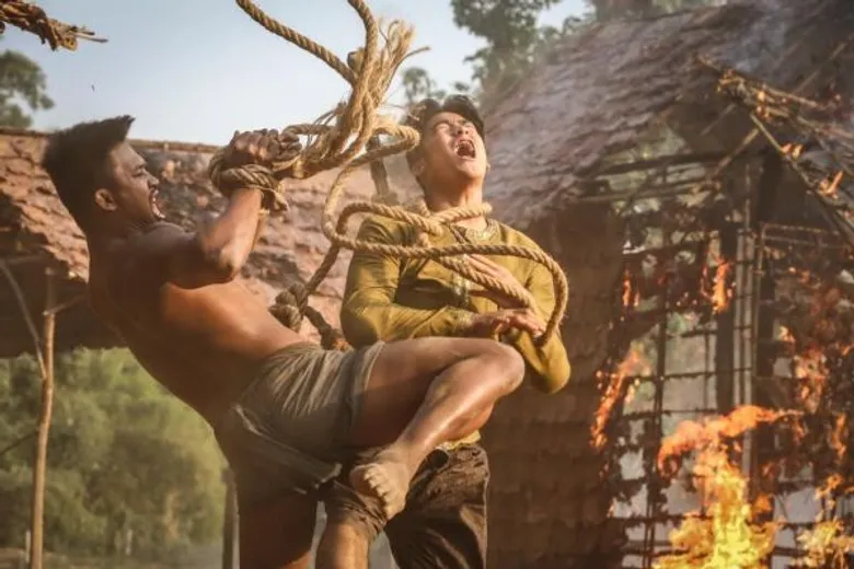 Movie Guide: “วุฒิ นันทวุฒิ” พระเอกวัยรุ่นนักบู๊ พลิกบทร้ายแอคชั่นเดือด คู่ปรับบัวขาว ใน “ทองดีฟันขาว”