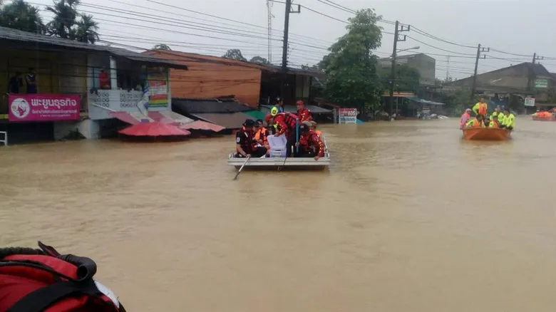 สพฉ. จัดทีมเฝ้าระวังและลงพื้นที่ในสถานการณ์น้ำท่วมภาคใต้ ย้ำสายด่วน 1669 พร้อมให้ความช่วยเหลือตลอด 24 ชั่วโมง