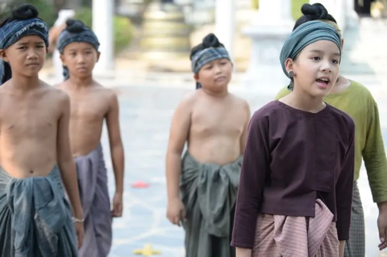 “จ๊ะอี๋” แก่นเซี้ยว!! ขึ้นแท่นหัวโจก ถกโสร่งถีบ “น้ำน่าน” ใน “นเรศวรฯ เดอะซีรีส์”