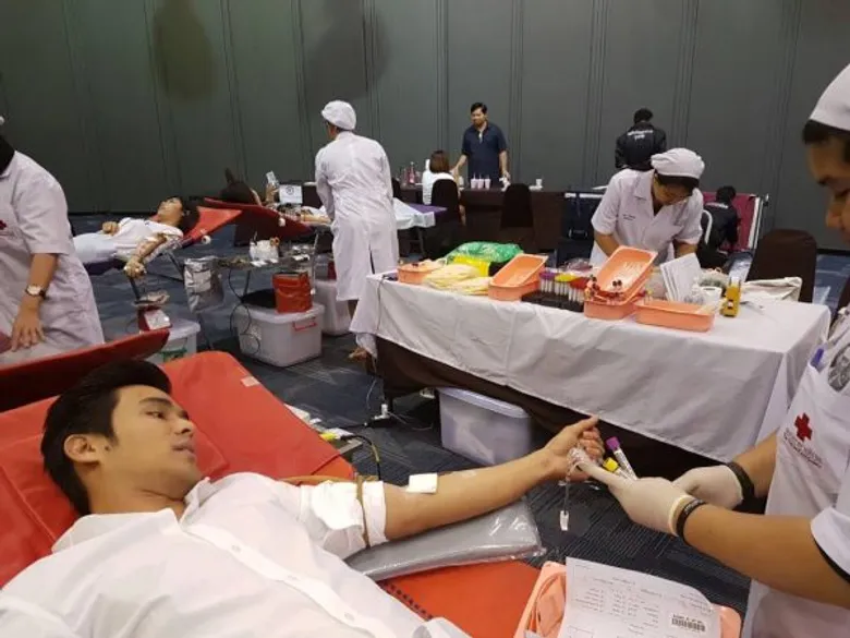 เวิร์คพอยท์นำทีมศิลปินดารา ทำบุญบริษัท ว่าด้วยการ “ให้”