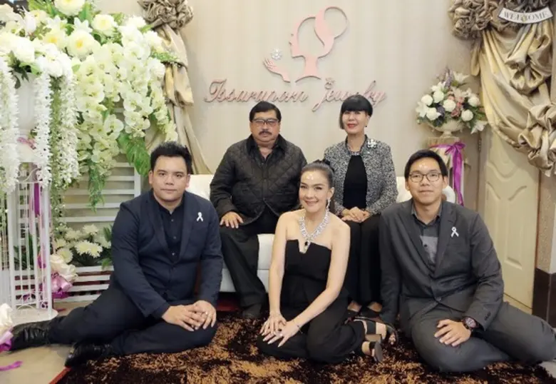 หม่อมเจ้าฑิฆัมพร ยุคล เสด็จเป็นประธานเปิดร้าน อิศราภรณ์ จิวเวลรี่