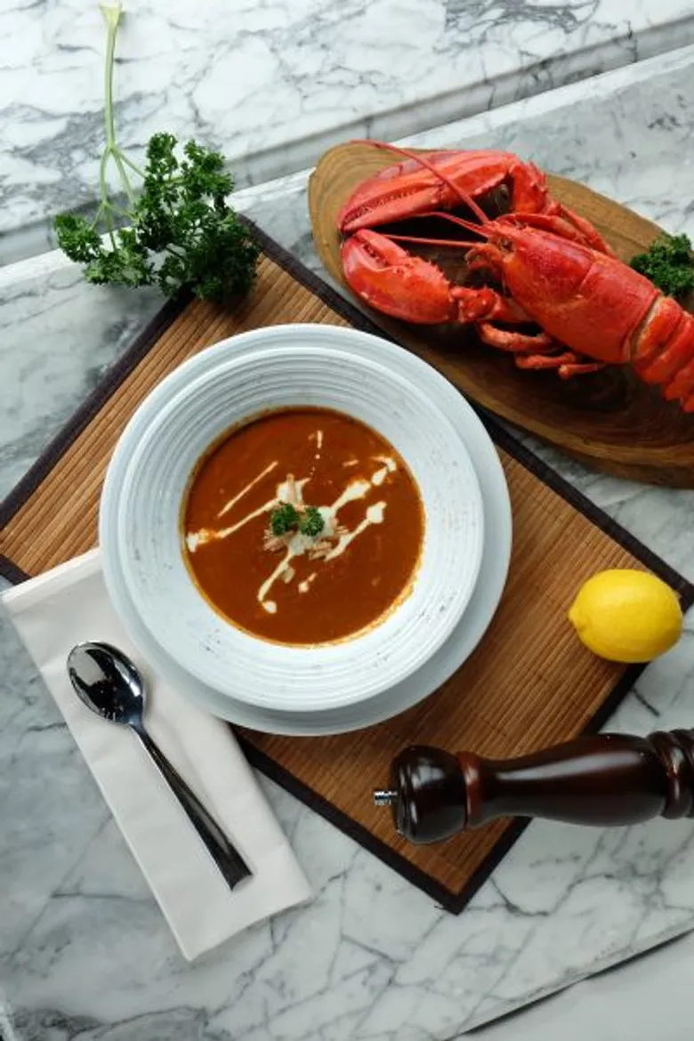 เซ็ตเมนูมื้อเที่ยง อร่อย อิ่มไว ในราคามิตรภาพ ที่คอมพาสสกายวิว สุขุมวิท24