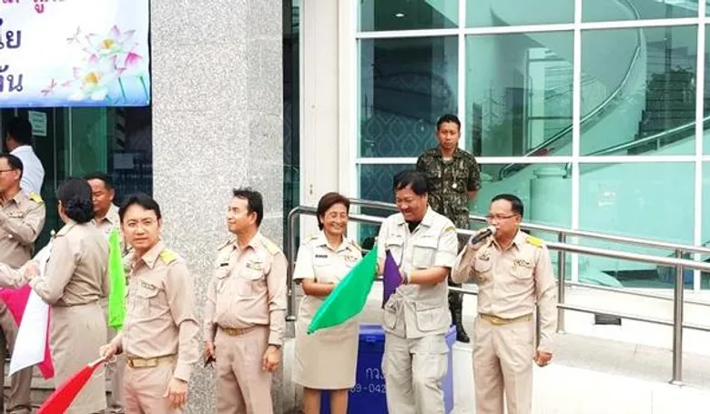 ปภ. โดย ศูนย์ ปภ.เขต 1 ปทุมธานี ร่วมงานชาวปทุมธานี รวมน้ำใจ ช่วยพี่น้องชาวใต้ สู้ภัยน้ำท่วม