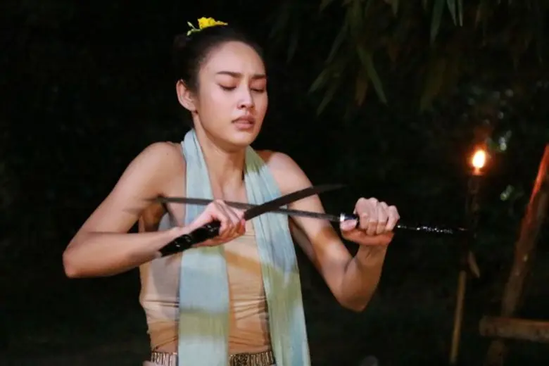'นิว’ เสียว! ดู 'นาว’ ฟ้อนดาบครั้งแรก!