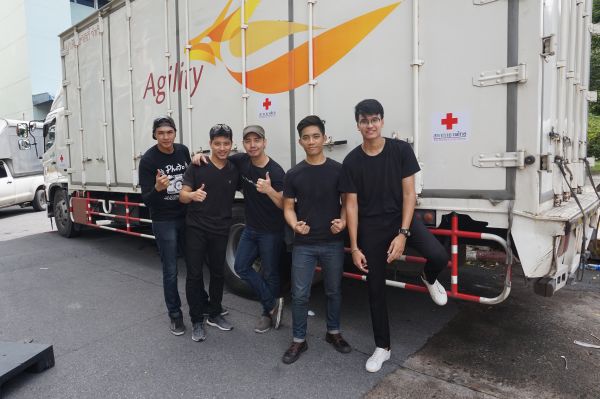 “เอเอฟ-ไอแอม-ทรูมิวสิค” ผนึกกำลังขนของ.. รวมใจช่วยชาวใต้ !!!