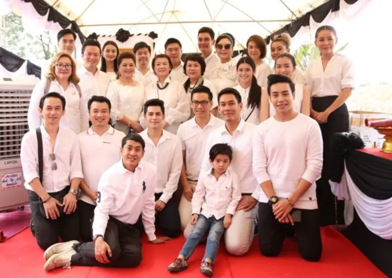 อิ่มบุญ...เจ เอส แอล ฯ พานักแสดง 7 สี ร่วมทำบุญใหญ่ ทอดผ้าป่ามหากุศล
