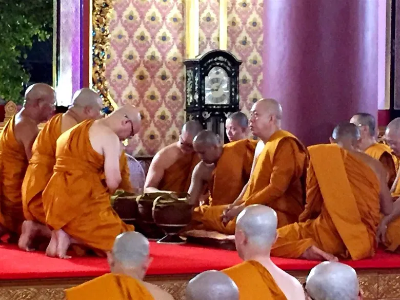 ไทยพาณิชย์จัดอุปสมบทหมู่พนักงานธนาคารฯ 90 รูป ถวายเป็นพระราชกุศลแด่พระบาทสมเด็จ พระปรมินทรมหาภูมิพลอดุลยเดช เนื่องในพิธีบำเพ็ญกุศลสตมวาร (100 วัน)