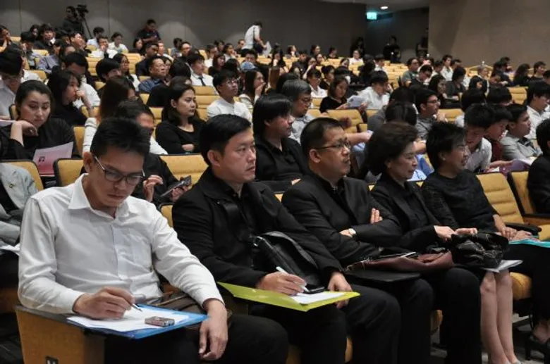 นักเศรษฐศาสตร์ มธ. หวั่นดอกเบี้ยขาขึ้น กระทบหนัก 5 อุตสาหกรรมเป้าหมาย แนะรัฐงัดมาตรการการเงินหนุนอุตฯ หลักของไทย ขับเคลื่อนเศรษฐกิจภาพรวม
