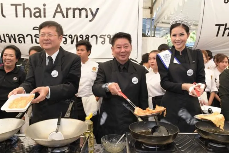 3 สมาคมไข่ไก่ ส่งมอบไข่ไก่ให้กรมพลาธิการทหารบก 500,000 ฟอง ปรุงเมนูคุณภาพแจกจ่ายประชาชนที่ท้องสนามหลวง