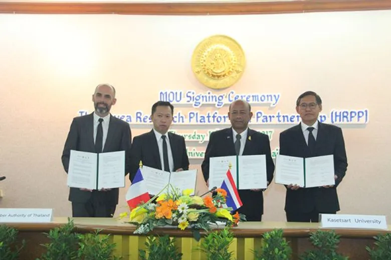 กยท. ร่วมกับ ม.เกษตรศาสตร์ ม.สงขลานครินทร์ และ CIRAD ลงนาม MOU ทางวิชาการด้านยางพารา ฉบับที่ 3 มุ่งสร้างนวัตกรรมและยกระดับคุณภาพผลผลิต พัฒนานักวิจัยด้านยางพารา