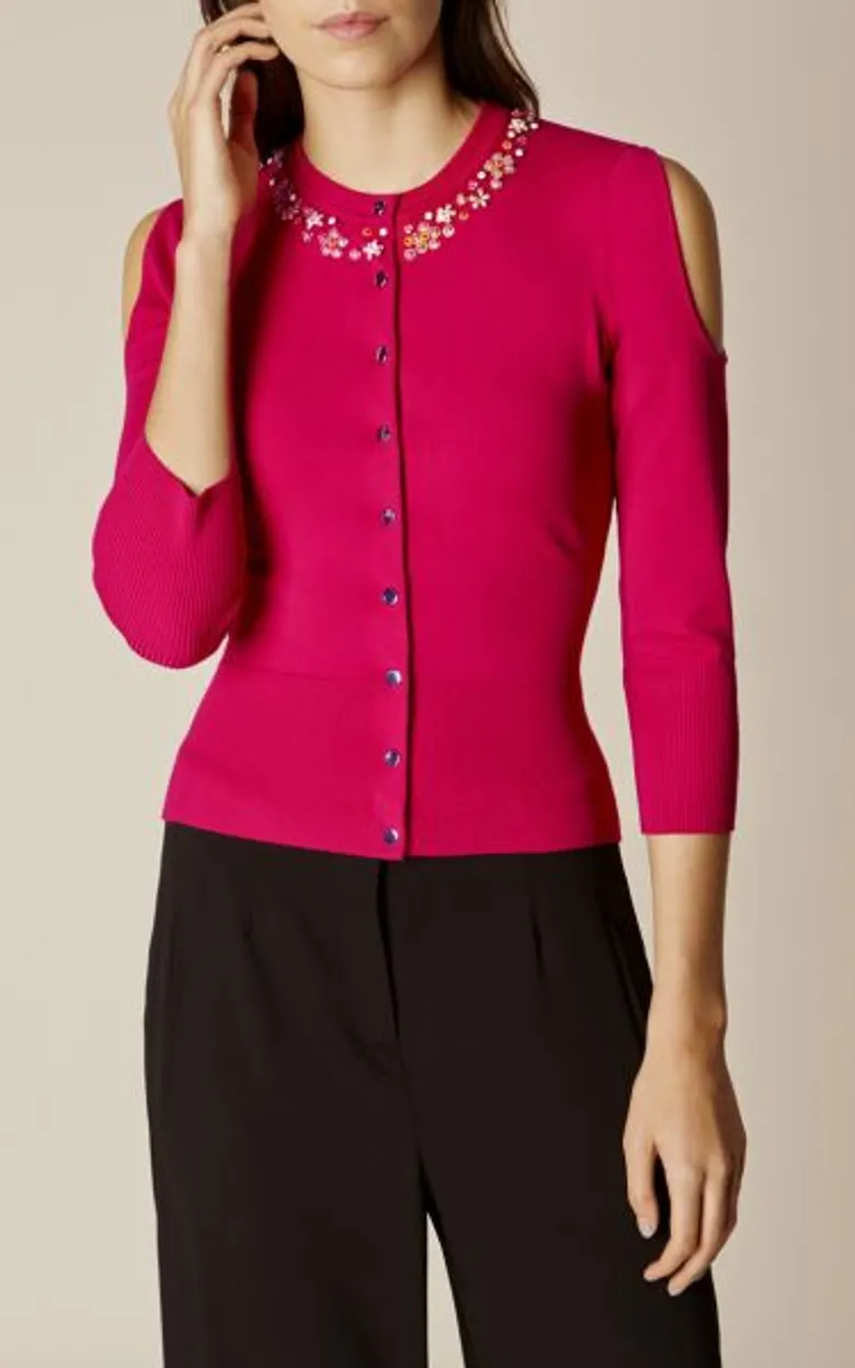 Karen Millen จัดแฟชั่นสีมงคล ต้อนรับปีระกา
