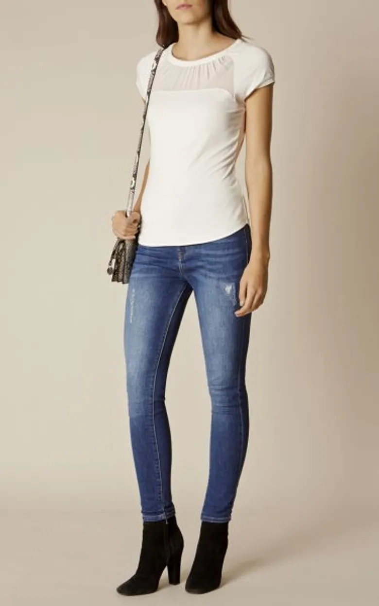 Karen Millen จัดแฟชั่นสีมงคล ต้อนรับปีระกา