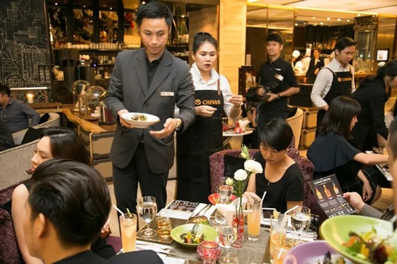 โรงแรมฮิลตัน สุขุมวิท กรุงเทพฯ จัดงาน ’ค่ำคืนแห่งชีวาสและซิการ์’ ที่ห้องอาหารมอนโด