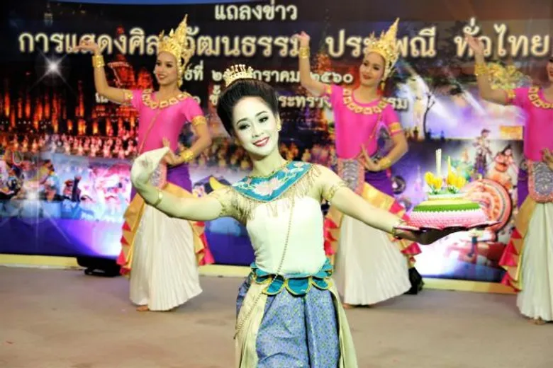 วธ.เปิดตัวหนังสือ 178 การแสดง – เทศกาล - ประเพณีสำคัญทั่วไทย ทั้งระดับท้องถิ่น – ชาติ - นานาชาติตลอดปี 60 เชิญชวนคนไทย - ต่างชาติไปสัมผัสมนต์เสน่ห์ประเพณีเทศกาลสำคัญทั่วไทย พร้อมจัดทำเป็นอีบุ๊คเผยแพร่องค์ความรู้ด้านวัฒนธรรม