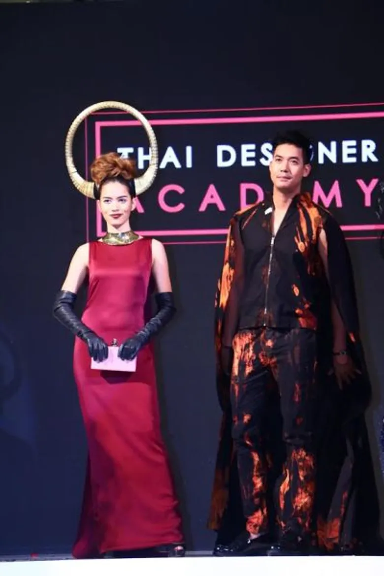 กสอ. จับมือกันตนา สถาบันการศึกษา พลิกโฉมดีไซน์เนอร์ไทย ตั้งเป้าโชว์ตัวปารีสแฟชั่นวีค 2017 พร้อมประเดิมโชว์ผลงานผ่าน THE FACE 3