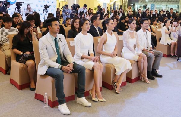 “เกรท วรินทร – ท็อป จรณ” แท็คทีมร่วมงานแถลงข่าว โครงการ “Stop Cervical Cancer มะเร็งปากมดลูกป้องกันง่ายกว่ารักษา”