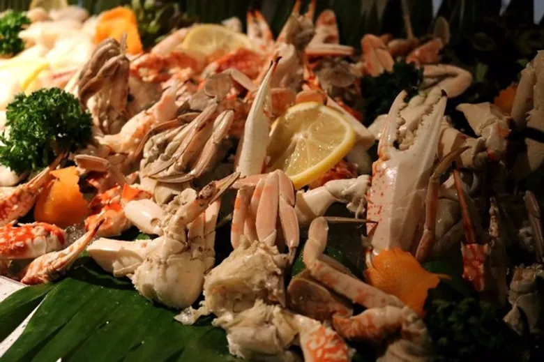 Everyday seafood dinner buffet บุฟเฟ่ต์มื้อเย็นทุกวัน ราคาใหม่สบายกระเป๋า ที่ห้องอาหารม็อกซี่, ดุสิตดีทู เชียงใหม่