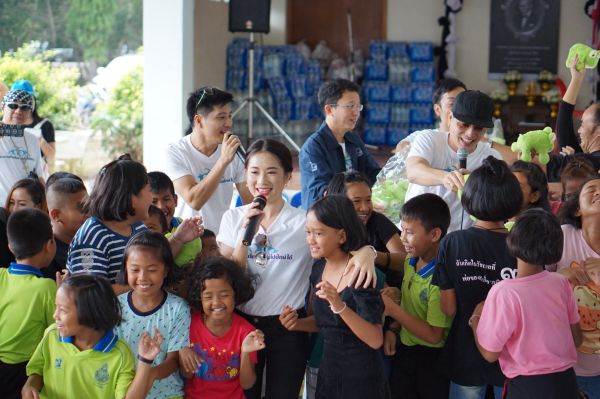 พร้อมสร้างกำลังใจ “ตุ้ย – ตี๋ - หนิม” แทคทีมมุ่งสู่ใต้