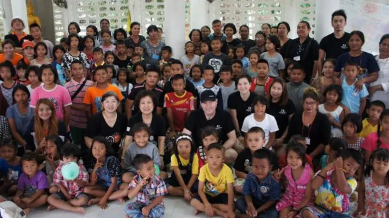 ยูนิซิตี้ผนึกพลังลงพื้นที่มอบถุงยังชีพช่วยผู้ประสบภัยน้ำท่วมภาคใต้