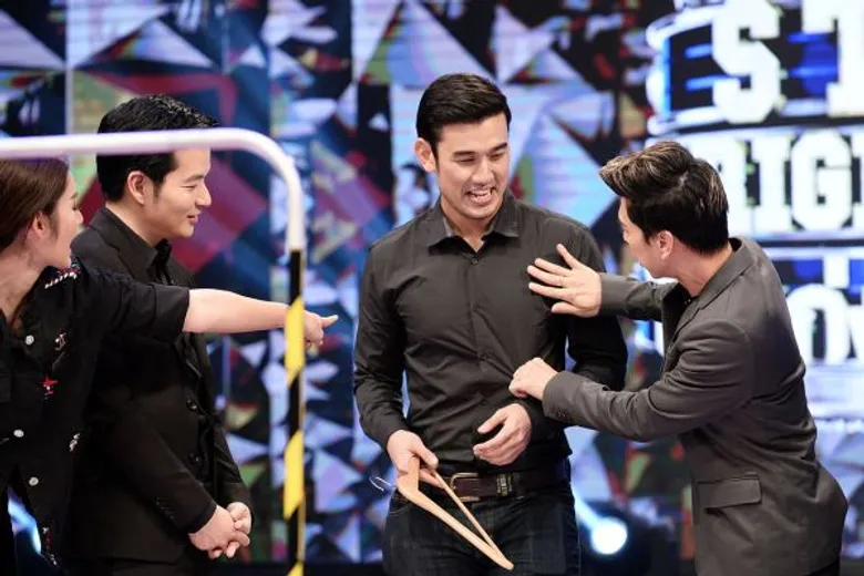 ทีวีไกด์: รายการ “STEP RIGHT UP ใครเก่ง...ใครได้" “มะนาว-ศรศิลป์” ไม่หวั่น ขอทุ่มสุดตัว แม้เจอ 3 ตัวพ่อ “ท็อป-แอนนา-เอ” รุมกลางเกม!!!