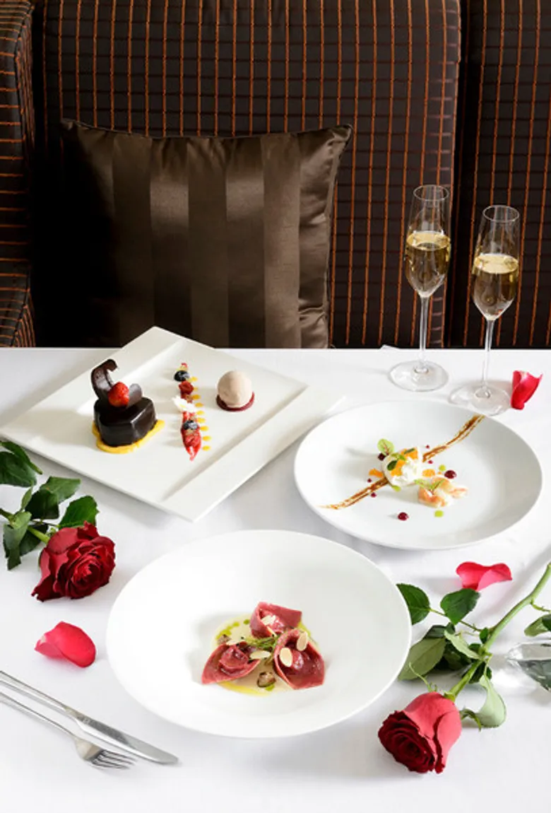 ฉลองวาเลนไทน์ เทศกาลแห่งความรัก ที่โรงแรมเรเนซองส์ กรุงเทพฯ