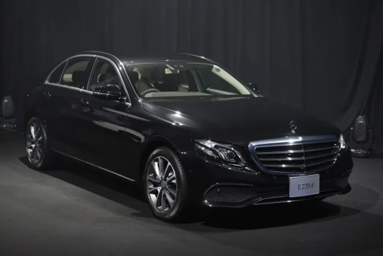 เมอร์เซเดส-เบนซ์ รุกตลาดรถหรูรับปี 2560 ประเดิมเปิดตัว The E-Class เจนเนอเรชั่นที่ 10 ที่สุดแห่งยนตกรรมซีดานอัจฉริยะ รุ่นประกอบในประเทศไทย