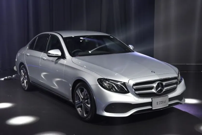 เมอร์เซเดส-เบนซ์ รุกตลาดรถหรูรับปี 2560 ประเดิมเปิดตัว The E-Class เจนเนอเรชั่นที่ 10 ที่สุดแห่งยนตกรรมซีดานอัจฉริยะ รุ่นประกอบในประเทศไทย