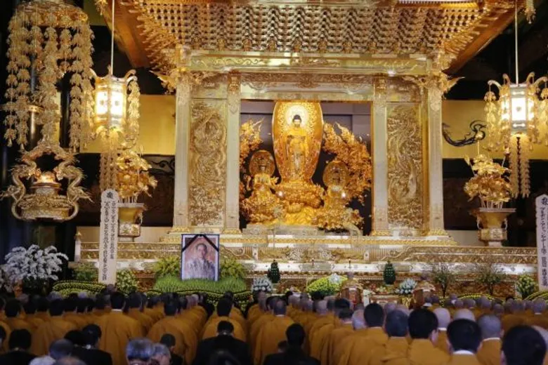 ไทย-ญี่ปุ่นร่วมกันจัดพิธีบำเพ็ญกุศลสตมวารถวายเป็นพระราชกุศลแด่พระบาทสมเด็จพระปรมินทรมหาภูมิพลอดุลยเดชที่วัดเน็นบุตสึชู พระสงฆ์ ภิกษุณี และชาวญี่ปุ่นพร้อมใจร่วมพิธีกว่า 3 พันคน