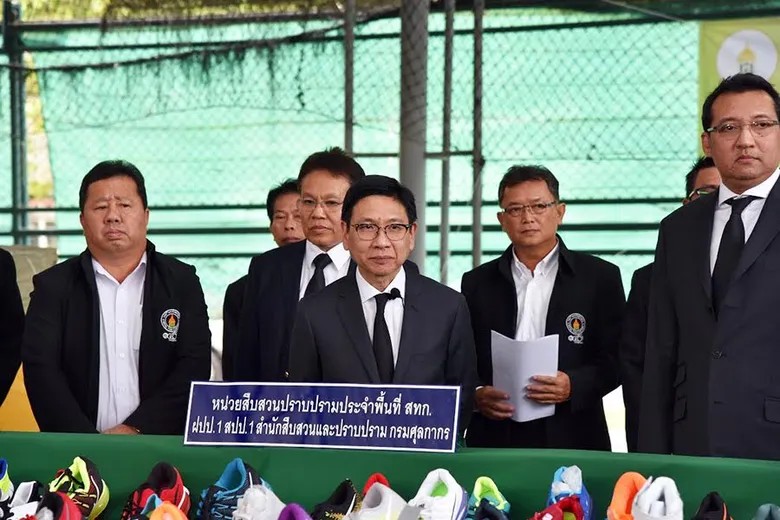 กรมศุลกากรจับกุมรองเท้ากีฬาละเมิดทรัพย์สินทางปัญญาลักลอบหนีศุลกากร มูลค่ากว่า 100 ล้านบาท