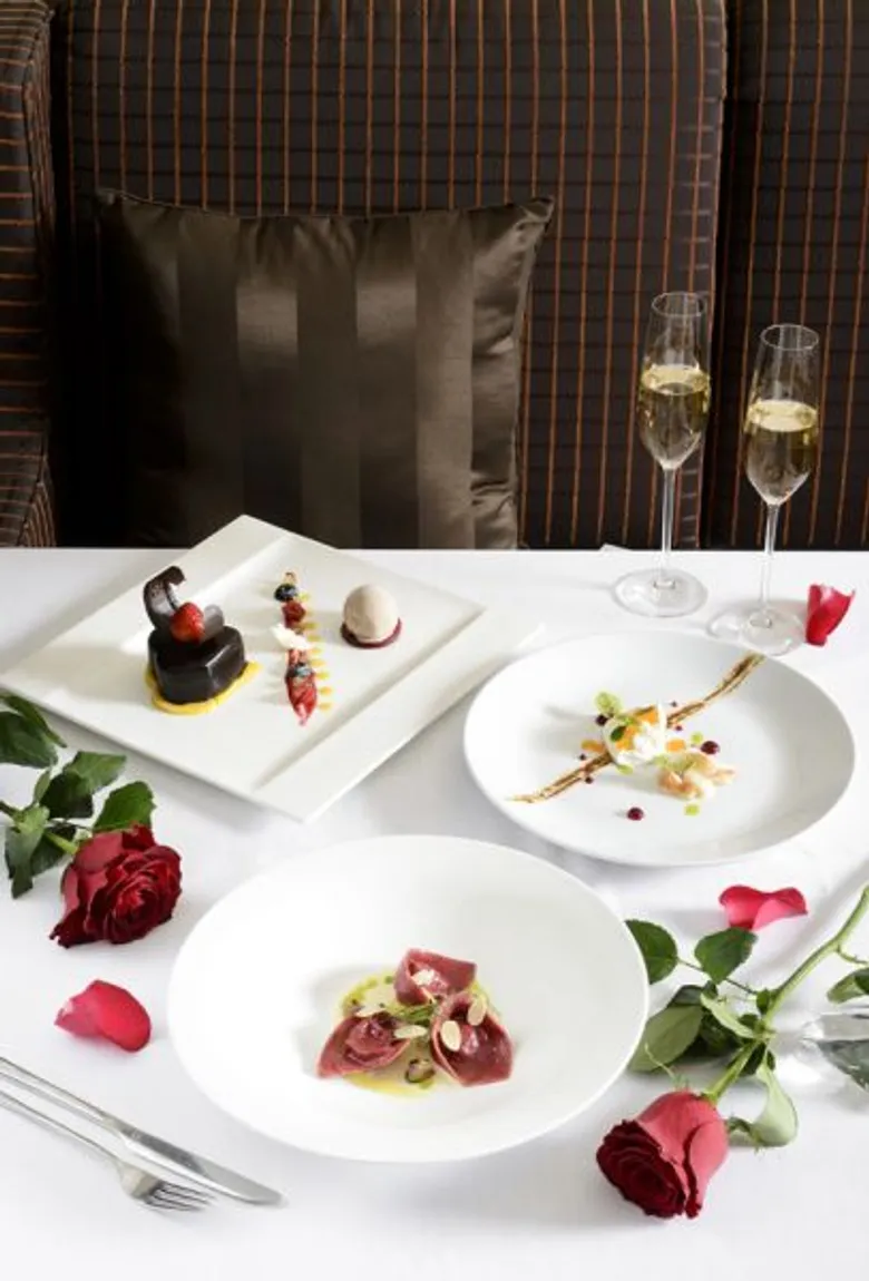 ฉลองวาเลนไทน์ เทศกาลแห่งความรัก ที่โรงแรมเรเนซองส์ กรุงเทพฯ