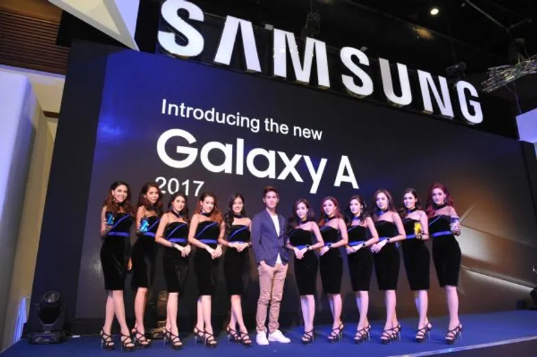 ซัมซุงเปิดตัว “กาแลคซี่ เอ 2017” ใหม่ จัดเต็มฟีเจอร์ระดับท็อปในราคาจับต้องได้ โกยกลุ่มผู้บริโภคที่มองหาสมาร์ทโฟนประสิทธิภาพสูง มั่นใจกระตุ้นตลาดต้นปีคึกคัก