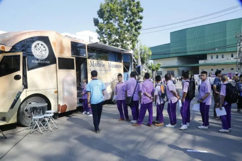 วธ.ร่วมกับหน่วยงานภาครัฐ เอกชน ภาคประชาชนจัด “วัฒนธรรมสัญจรสู่สถานศึกษา ครั้งที่ 17” จ.อุตรดิตถ์ “ปลูกฝังคุณธรรม สร้างค่านิยมรักชาติ-ท้องถิ่นแก่เด็กและเยาวชน”